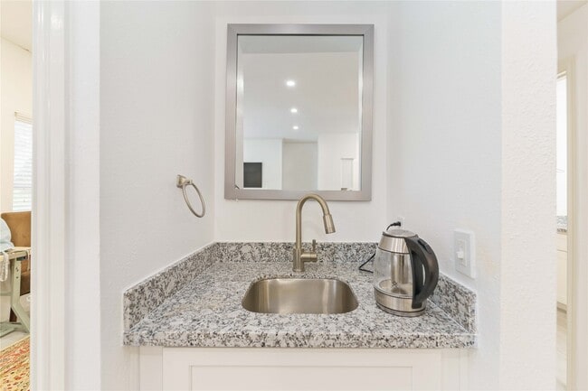 Building Photo - 710 Bering Dr