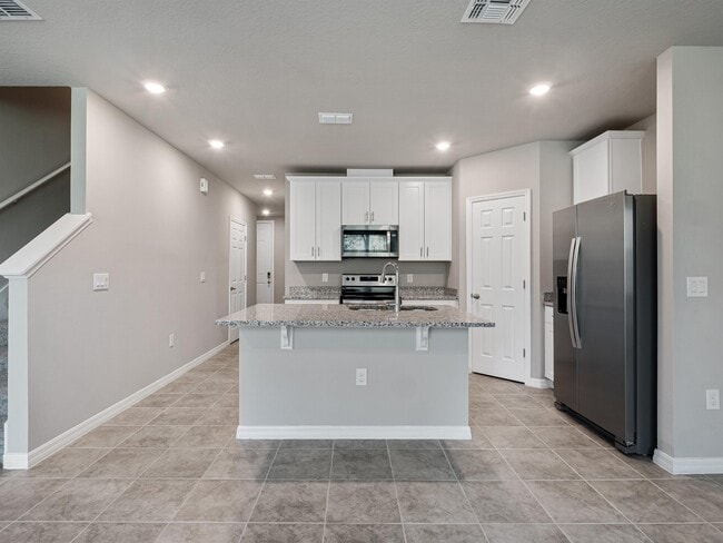 Building Photo - 658 Legacy Lp