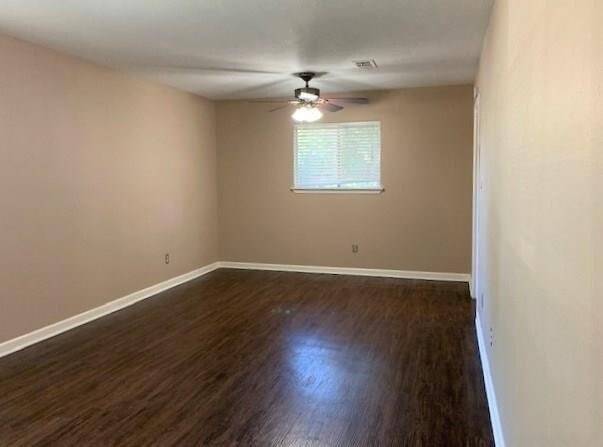 Building Photo - 2123 Williamsburg Ct S