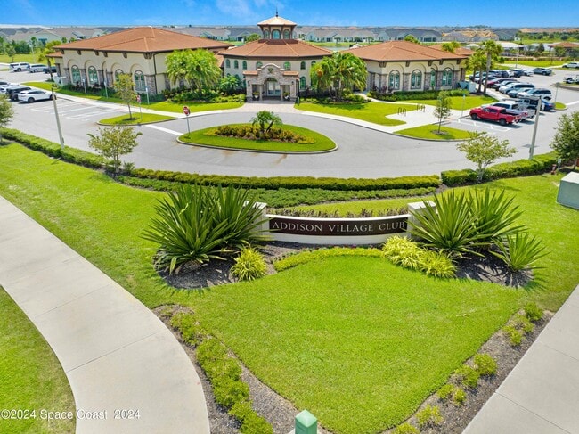 Building Photo - 8483 Loren Cove Dr