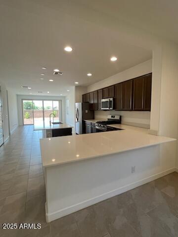 Building Photo - 9438 W Sells Dr