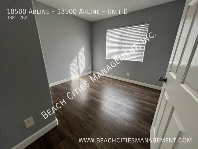 Building Photo - Remodeled 3 Bed, 2.5 Bath Town Home with A...