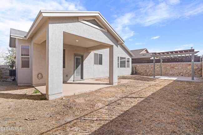 Building Photo - 12640 Mary Ponce Rd