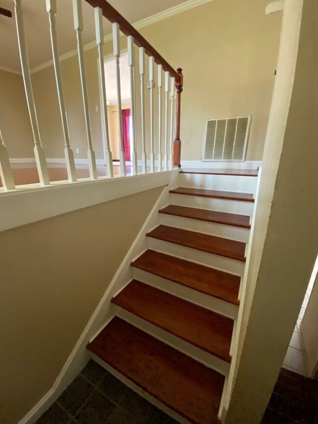 Building Photo - 4 bedroom home in Chuckey TN