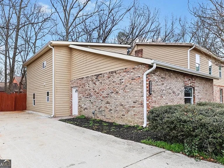 Building Photo - 2589 Fieldstone View Ln SE