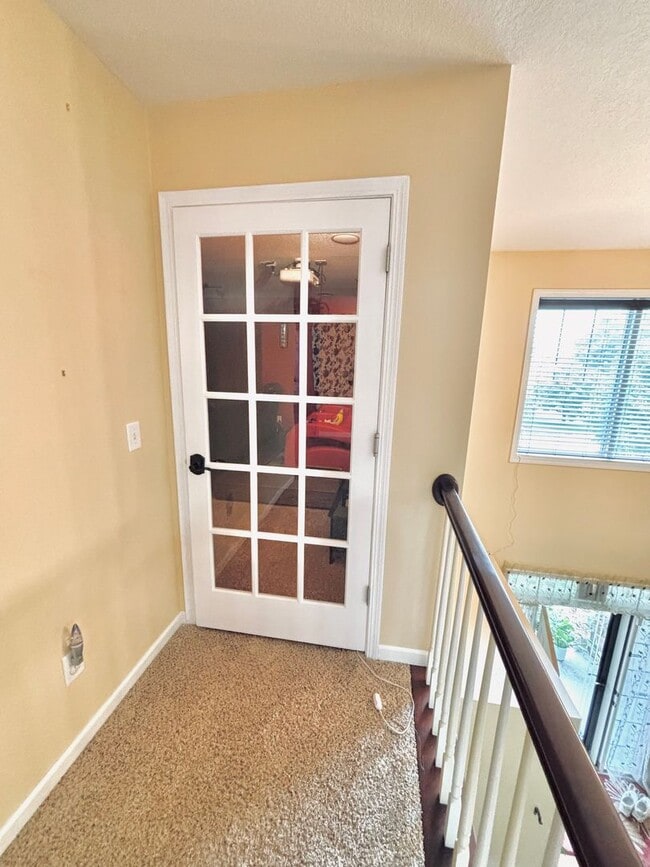 Building Photo - ONE OF A KIND 5bed/4bath!  *HOME THEATER* ...