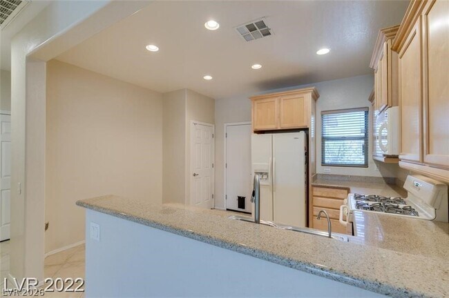 Building Photo - 5985 Falconer Ave