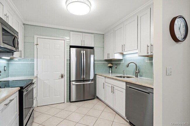 Building Photo - 21 Revere Dr