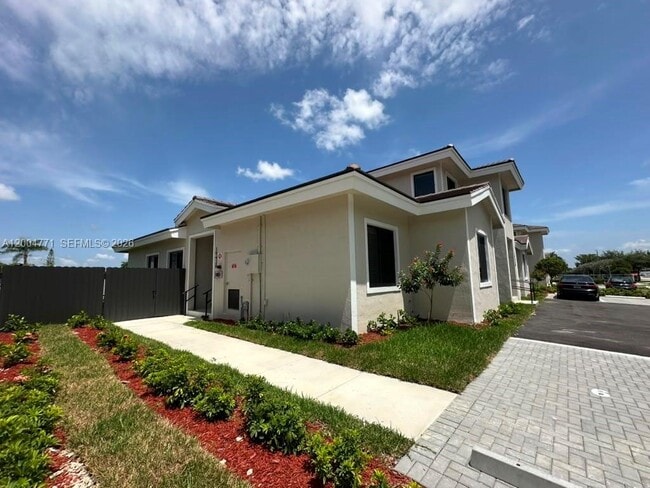 Building Photo - 19428 SW 125th Ave
