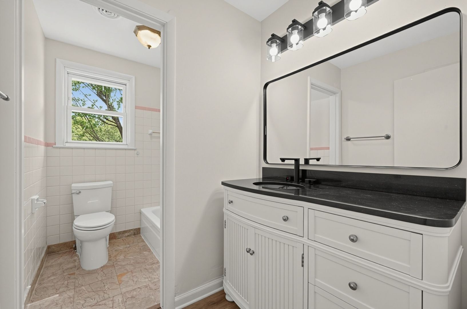 Building Photo - 2695 Barclay Dr