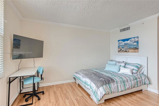 Building Photo - 2501 S Ocean Dr