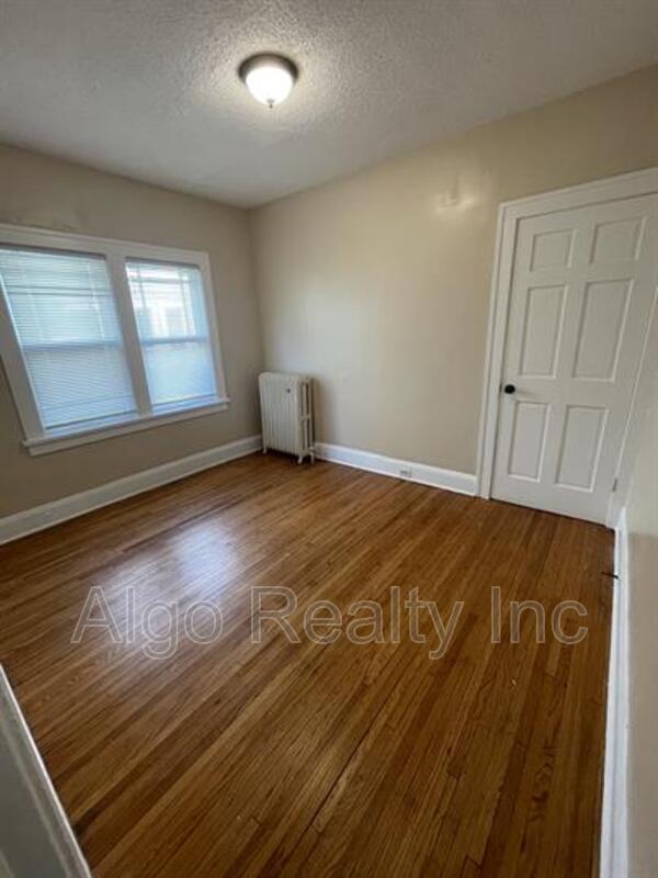 Building Photo - 1415 N Logan Ave