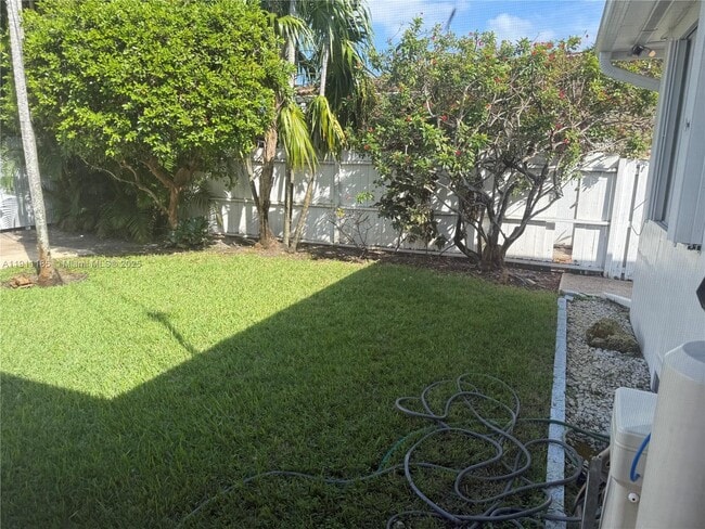 Building Photo - 1847 Wiley St