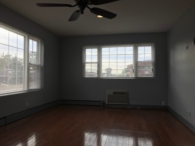 Building Photo - 8720 S Roberts Rd