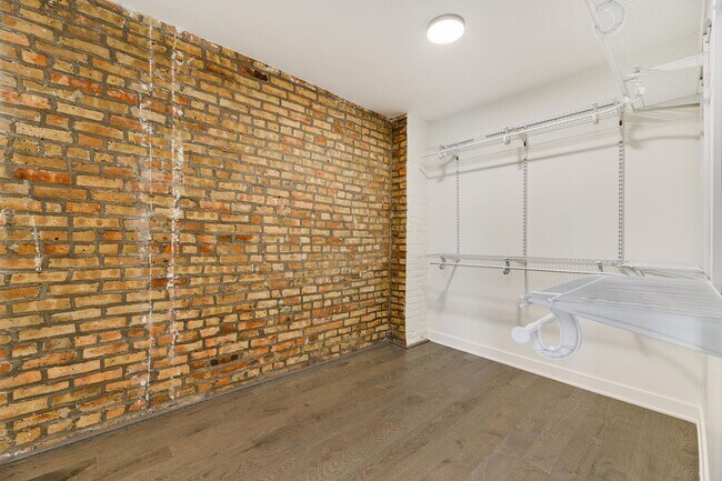 Building Photo - 06 - Mil 1371 LLC