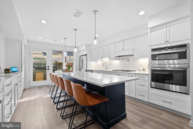 Building Photo - 1226 Gerritt St