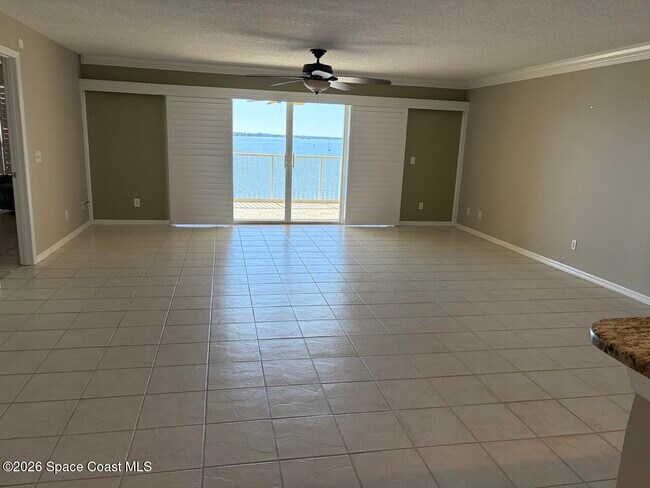 Building Photo - 104 Riverside Dr