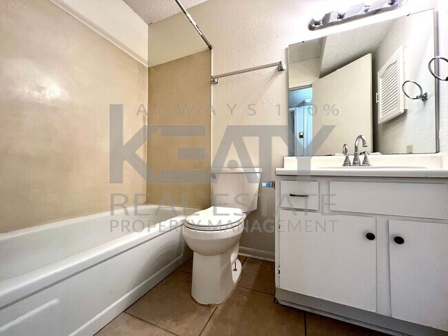 Building Photo - 803 Fox Run Ave