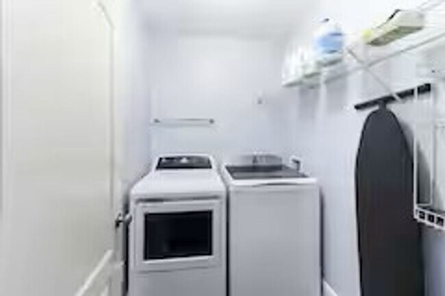 Building Photo - Charming 3BR Townhome in Lilburn