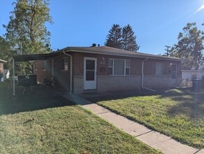 Building Photo - Renovated, Spacious, Private Street, Covered Parking, Full Basement