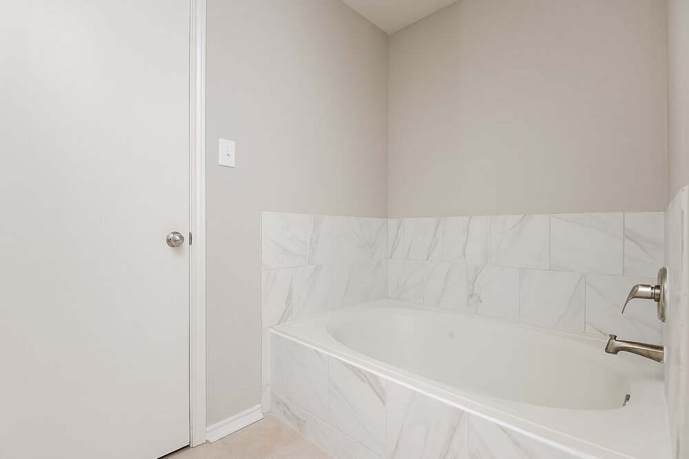 Building Photo - 2104 Deniro Dr