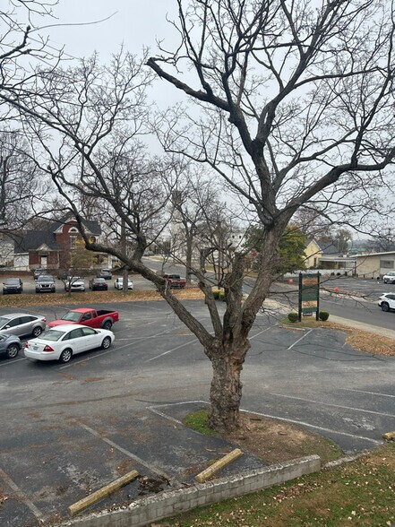 Building Photo - 1631 S Main St