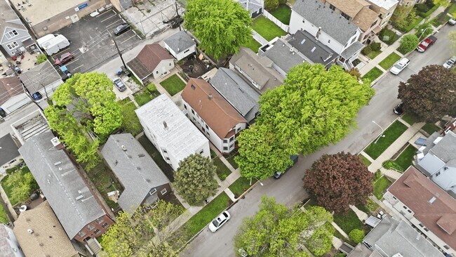Building Photo - 3730 N Troy St