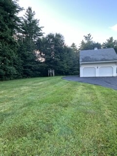 Side of House - 10 Nesenkeag Dr