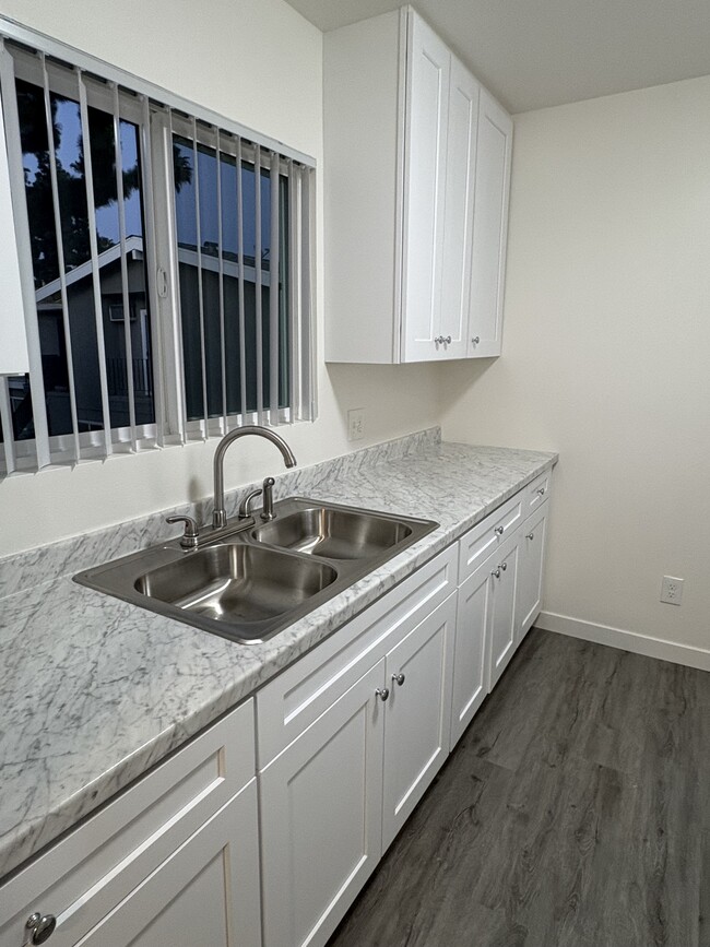 Building Photo - 10007 Sepulveda Blvd