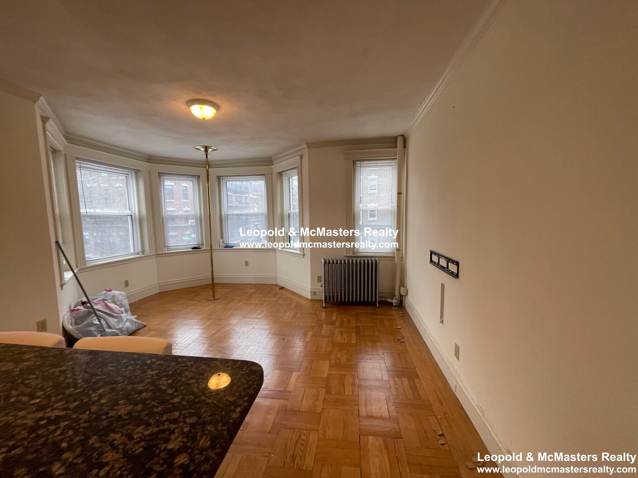 Building Photo - 48 Queensberry St