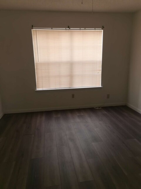 Building Photo - 5530 Chrishire Way
