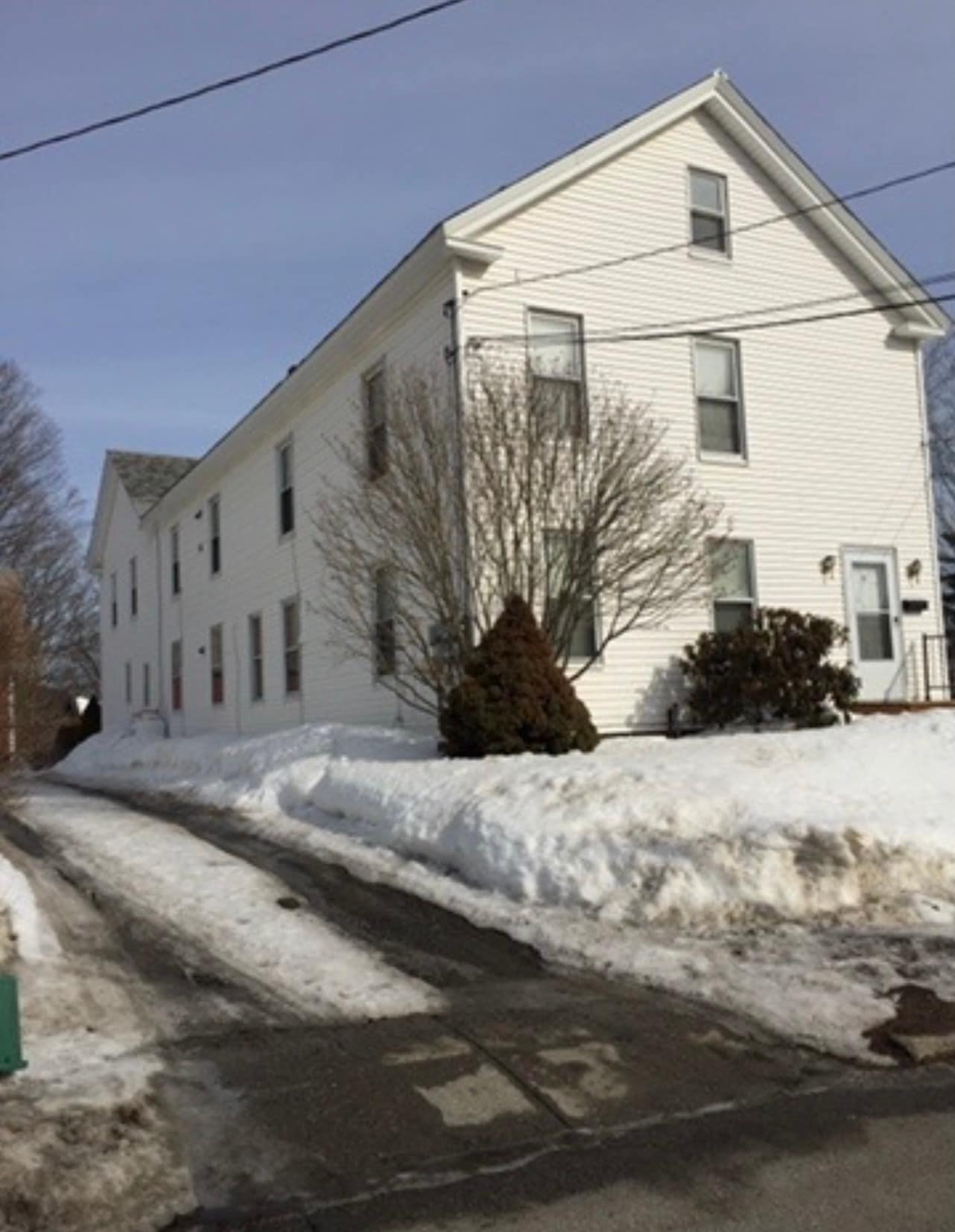 Building Photo - 11 Chestnut St