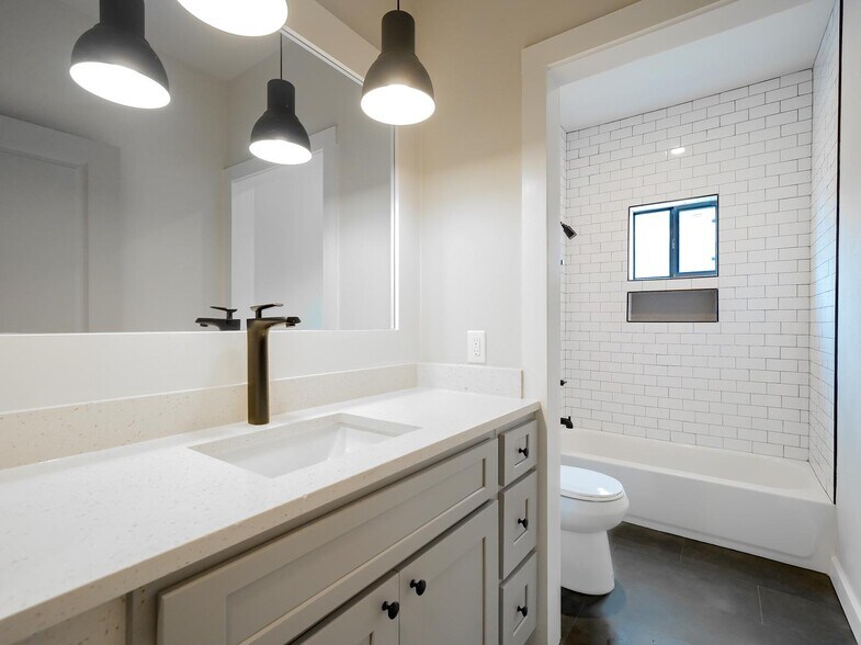 Building Photo - Modern Denver Heights home by Dignowity & downtown