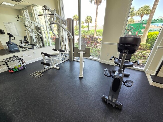 Building Photo - 5049 N Hwy A1A