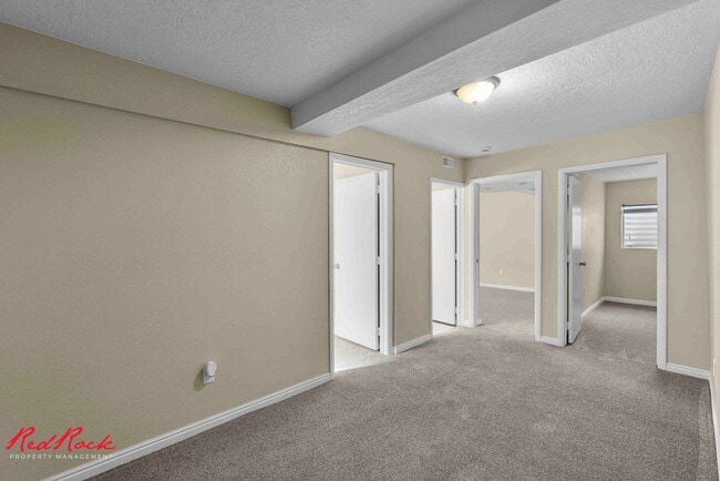 Building Photo - 1190 Pinecone Dr