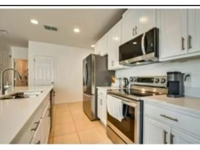 Building Photo - 6952 Church Lk St