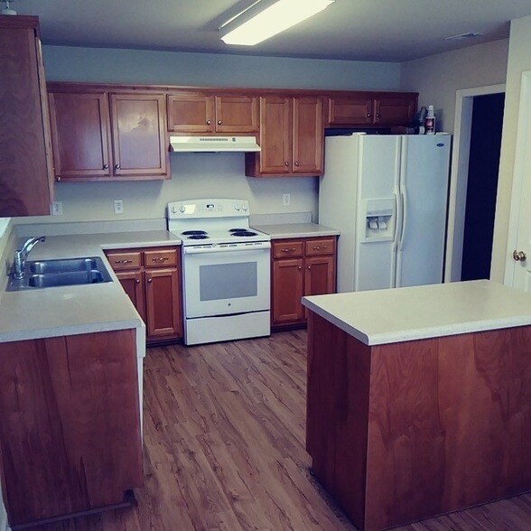 Building Photo - 1036 Persimmon Dr