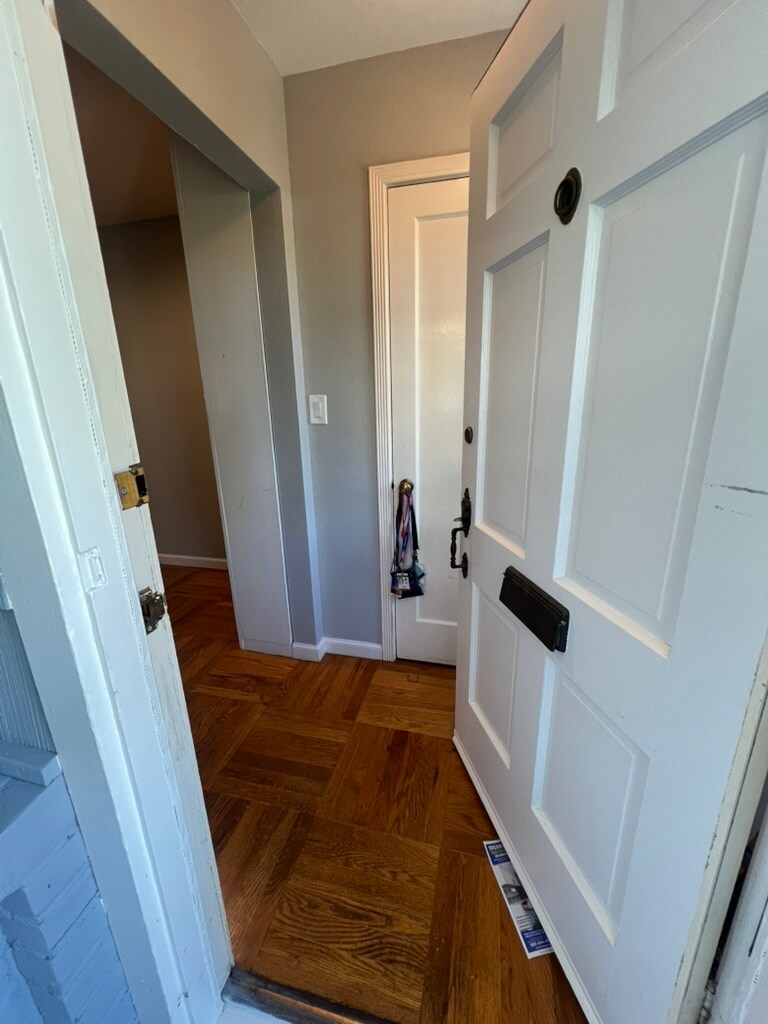 Building Photo - 2733 Bryant St