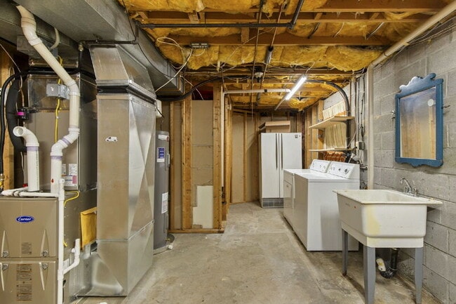 Building Photo - 7 Wood Oak Ct