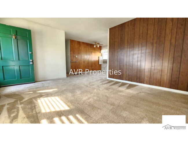 Building Photo - Lovely downtown three bedroom home