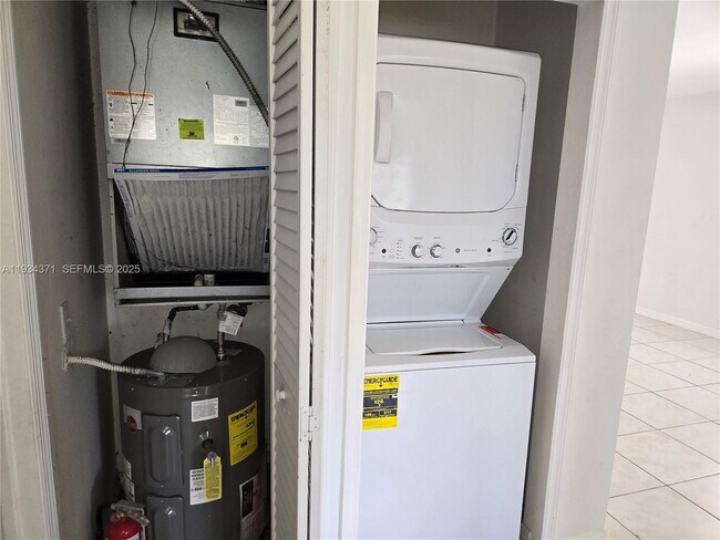 Building Photo - 1261 SE 29th St