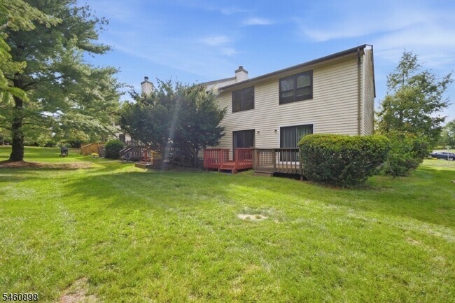 Building Photo - 126 Locust Ct