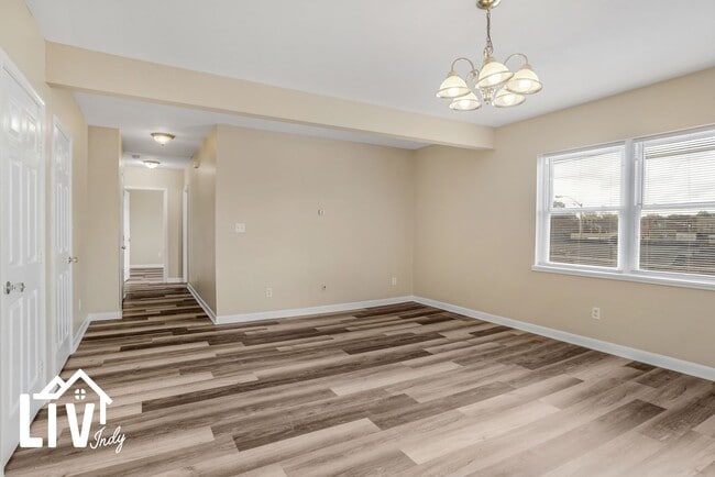 Building Photo - 2 Bed, 1 Bath Pet-Friendly Apartments!