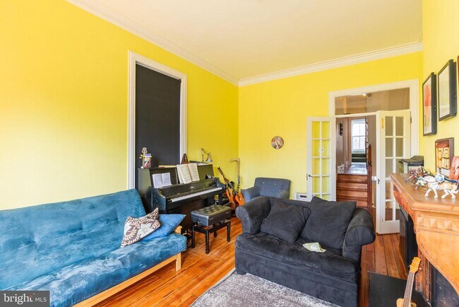 Building Photo - 206 S 43rd St