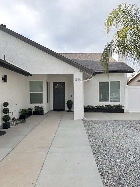 Building Photo - 238 Sunny Halo Ct