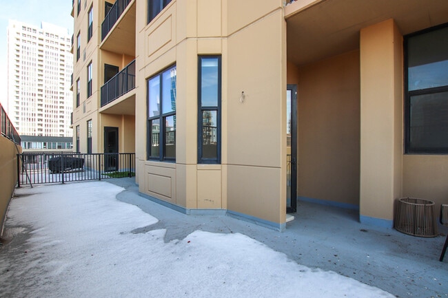 Building Photo - 1464 S Michigan Ave