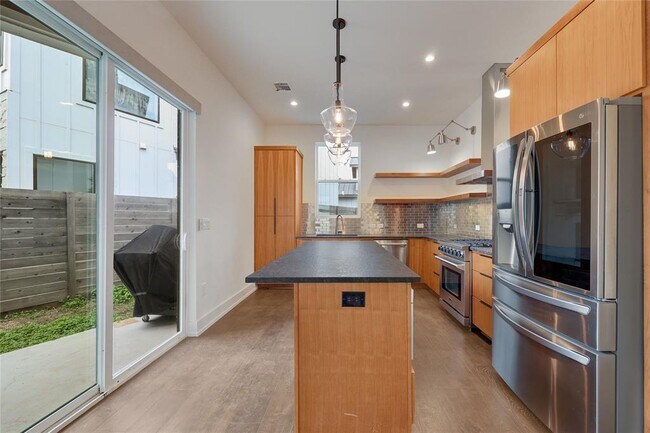 Building Photo - 108 Tillery St