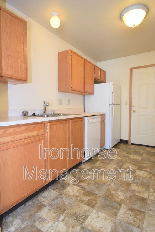 Building Photo - 2431 Wheeler Dr