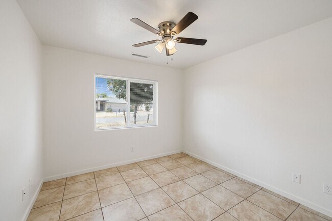 Building Photo - 4441 N Miner Rd