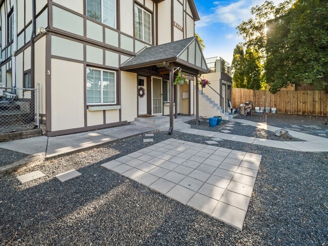 Building Photo - Cozy 2-Bed/1-Bath in Historic Browne’s Addition (Furnished)